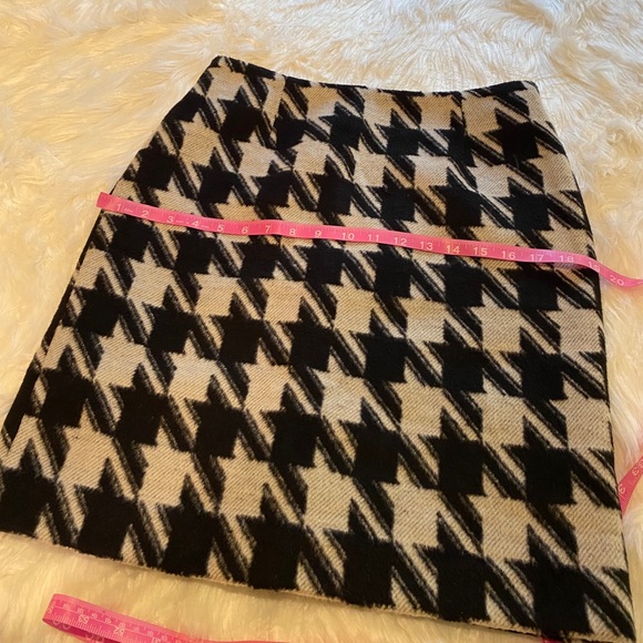 Amanda & Chelsea black & white pattern skirt size 4 business casual - Picture 7 of 16